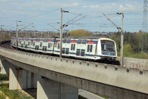 CAF to refurbish Paris RER double-deck EMUs - International Railway Journal